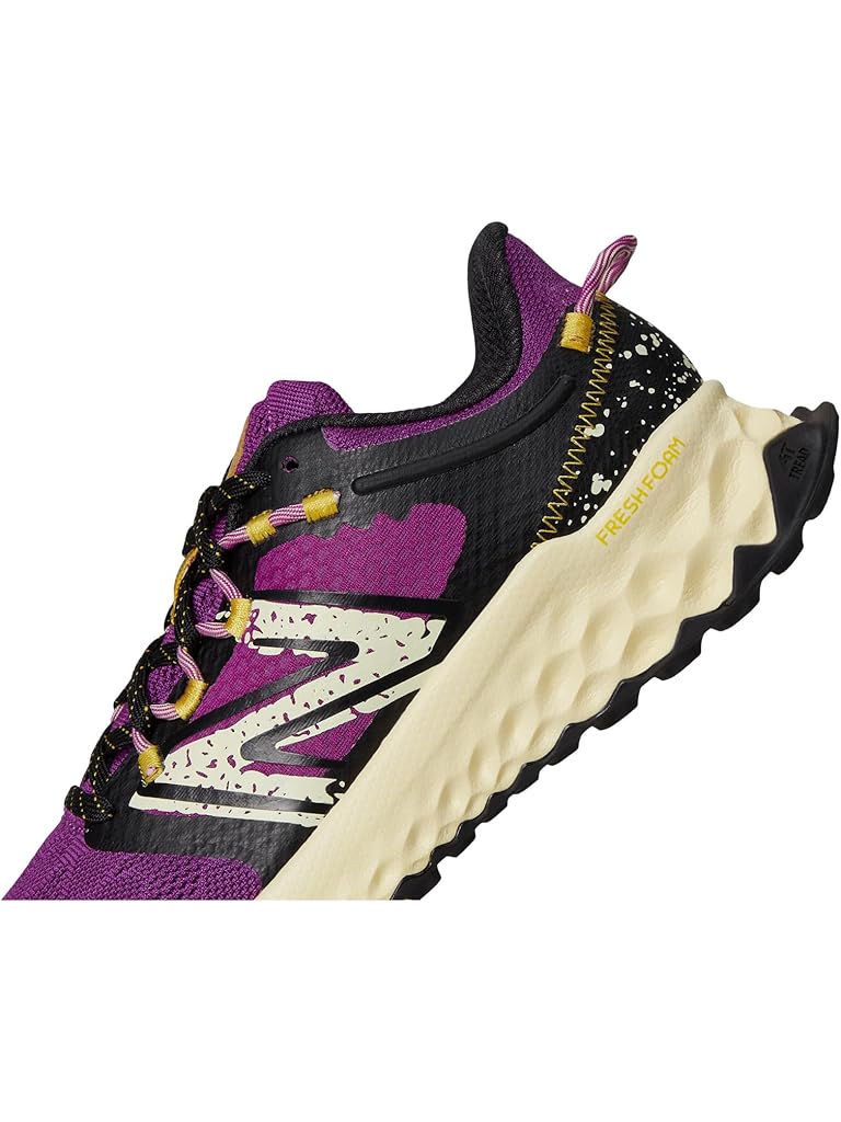 Red New Balance FRESH FOAM Garoé