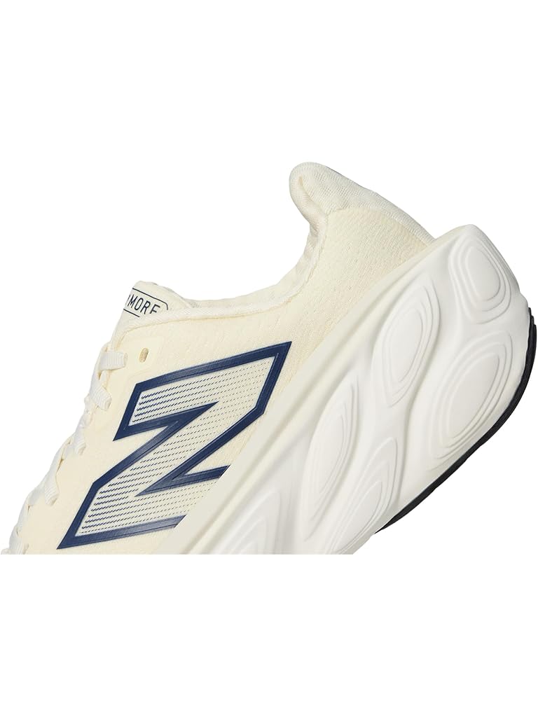 White New Balance Fresh Foam X More v5