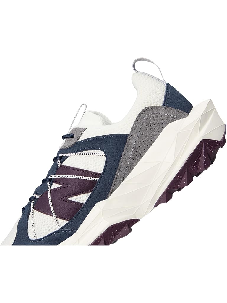 Black New Balance Tektrel